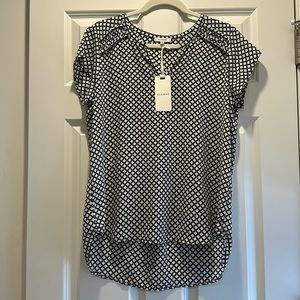 Pleione black and white top